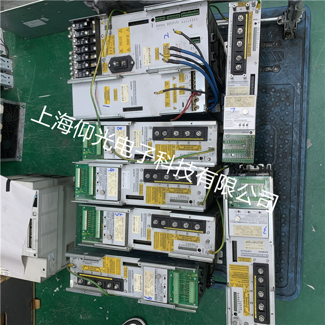博士力士樂DMA85B1101-D伺服驅(qū)動器報F8057代碼專業(yè)維修