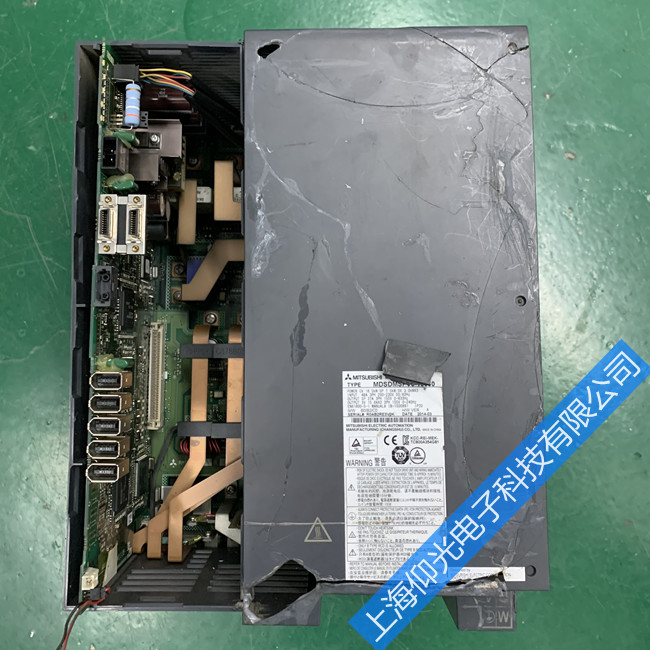 上海嘉定三菱四合一驅(qū)動器MDSDMSPV3-20080過流故障維修