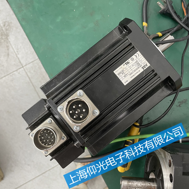 ABB�ŷ�늙C�x܇�S�� BSM100C-3150AX���M�z�y