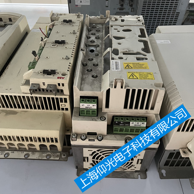 �e��_��C(j��)ABB�ŷ��(q��)��(d��ng)���S��-MotiFlex e180��(b��o)��4018�S��