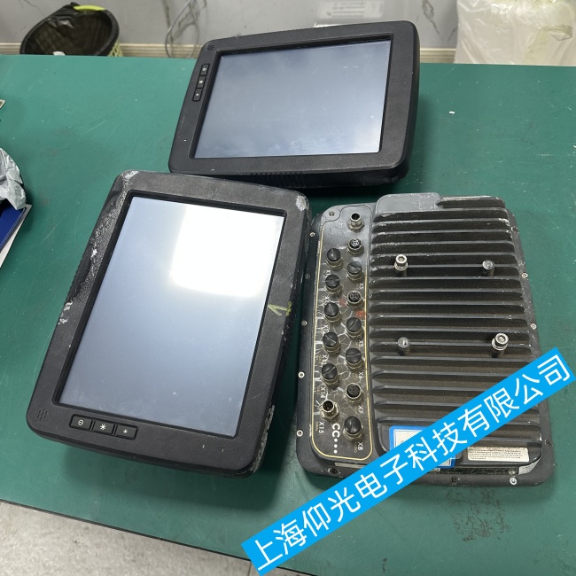 麥基嘉吊機(jī)操作屏C000 122-50無法正常進(jìn)入操作界面故障維修小竅門