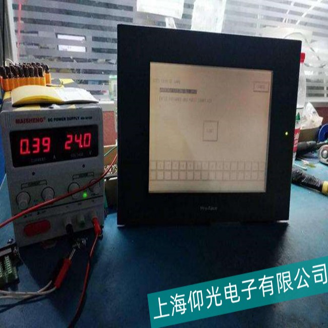 廣西服務(wù)業(yè)施耐德觸摸屏XBTF011110開(kāi)機(jī)走到一半就不動(dòng)故障維修費(fèi)用