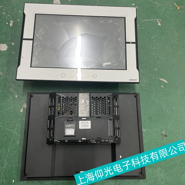 江蘇玻璃工業(yè)歐姆龍觸摸屏NS8-V2出現(xiàn)開機(jī)屏幕亂顯示故障維修