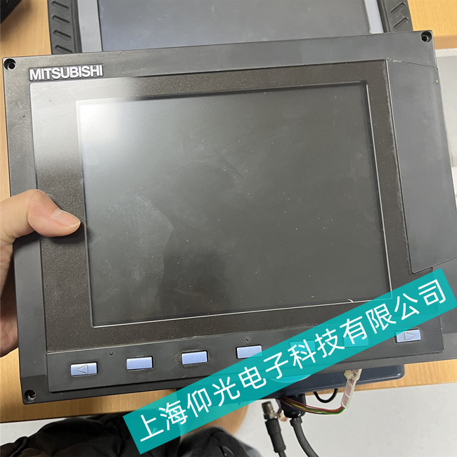 Mitsubishi三菱工控機(jī)液晶故障//仰光電子專業(yè)維修