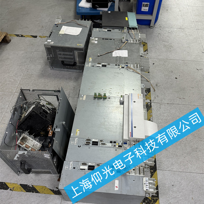 �����C(j��)е��ʿ��dkc�(q��)��(d��ng)����(b��o)��E252�S�޷���